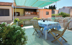 Stunning Apartment In Stari Grad With Wifi